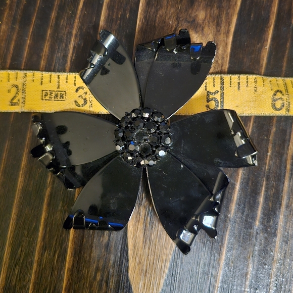 Flower Pin Bundle - Picture 9 of 12